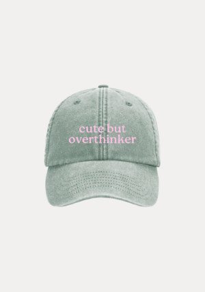 Czapka „Cute but overthinker”